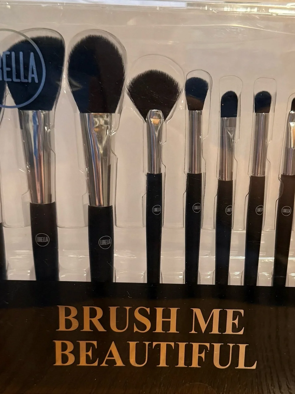 Brush Me Beautiful 7-Piece Makeup Brush Set - Black